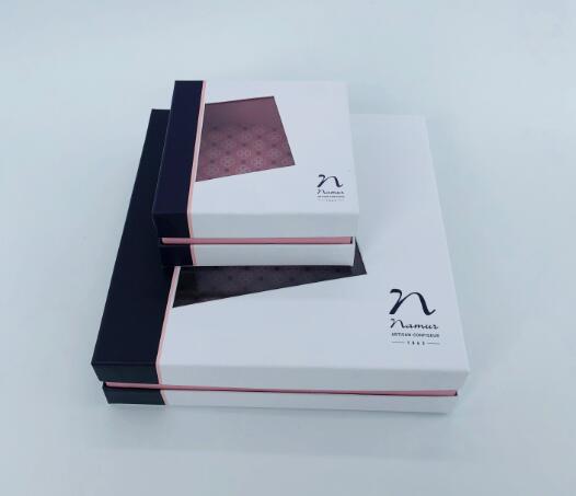 CHOCOLATE BOX WITH PVC WINDOW